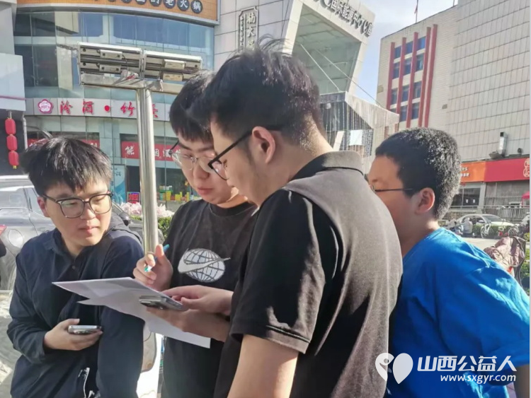 童心撑起一片晴太原市儿童友好促进会儿童公益专委会太原儿童给环卫工人爱心伞捐赠行动全记录感谢山西众植齿科医院为环卫工人捐献300把爱心伞 - 第12张 - 山西公益人 童心撑起一片晴太原市儿童友好促进会儿童公益专委会太原儿童给环卫工人爱心伞捐赠行动全记录感谢山西众植齿科医院为环卫工人捐献300把爱心伞 - 第12张