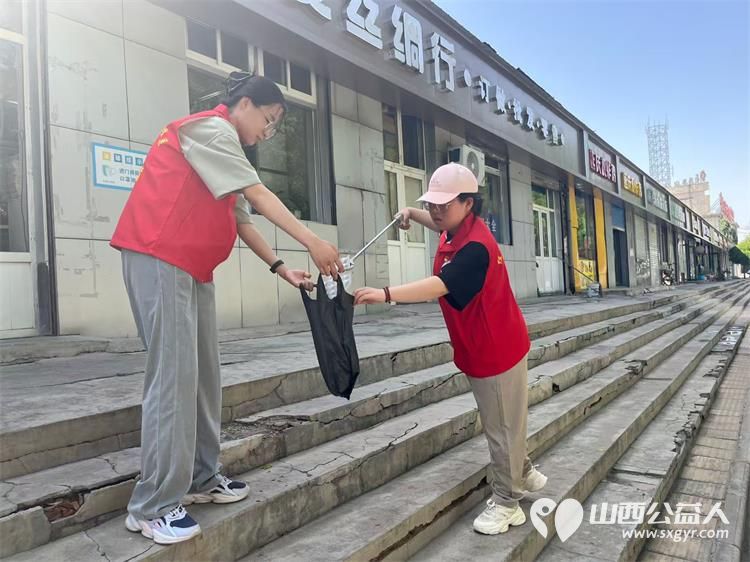 长治市阳光困境儿童帮扶协会5月19日组织志愿者开展志愿服务活动免费理发清理环境卫生 - 第13张 - 山西公益人 长治市阳光困境儿童帮扶协会5月19日组织志愿者开展志愿服务活动免费理发清理环境卫生 - 第13张