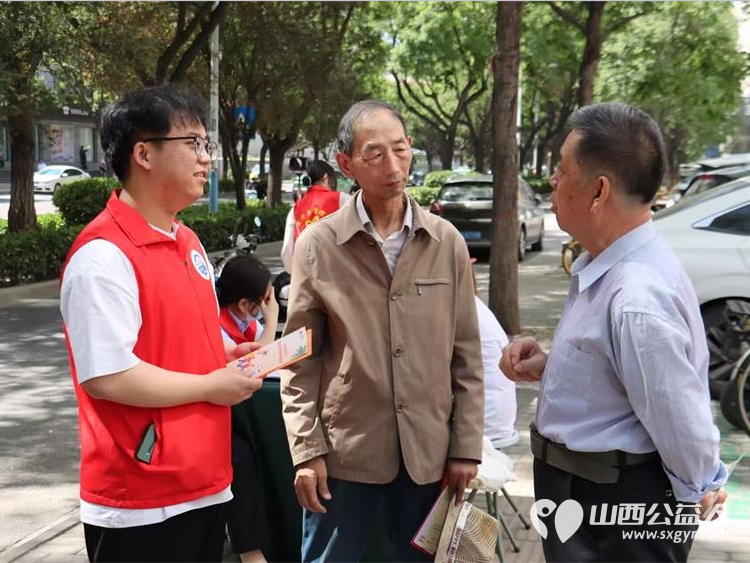 长治市阳光困境儿童帮扶协会5月19日组织志愿者开展志愿服务活动免费理发清理环境卫生 - 第18张 - 山西公益人 长治市阳光困境儿童帮扶协会5月19日组织志愿者开展志愿服务活动免费理发清理环境卫生 - 第18张