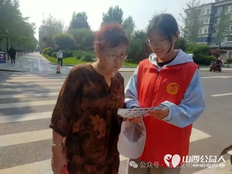 火红五月持续开展小行动推动大文明 临汾市文明交通志愿者协会持续开展文明交通进社区宣传活动 - 第3张 - 山西公益人 火红五月持续开展小行动推动大文明 临汾市文明交通志愿者协会持续开展文明交通进社区宣传活动 - 第3张