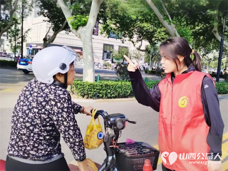 火红五月持续开展小行动推动大文明 临汾市文明交通志愿者协会持续开展文明交通进社区宣传活动 - 第11张 - 山西公益人 火红五月持续开展小行动推动大文明 临汾市文明交通志愿者协会持续开展文明交通进社区宣传活动 - 第11张