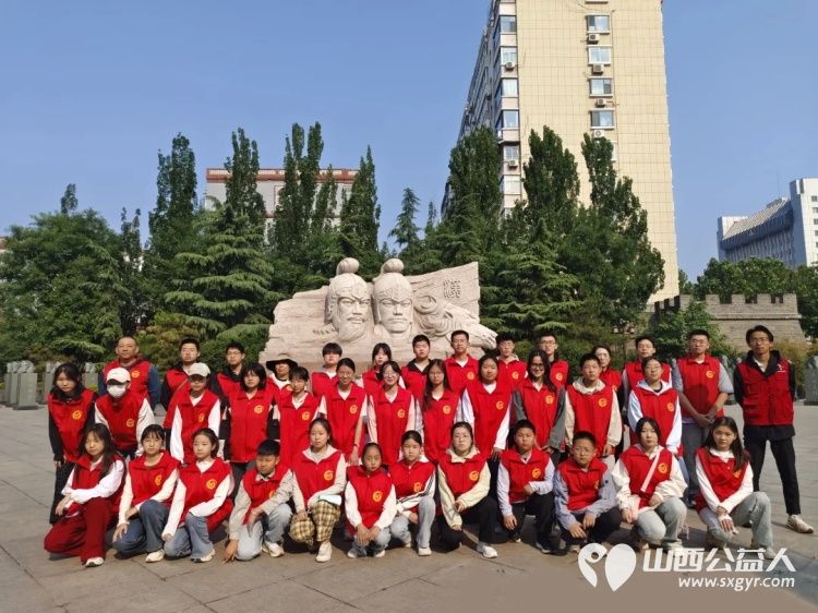火红五月持续开展小行动推动大文明 临汾市文明交通志愿者协会持续开展文明交通进社区宣传活动 - 第1张 - 山西公益人 火红五月持续开展小行动推动大文明 临汾市文明交通志愿者协会持续开展文明交通进社区宣传活动 - 第1张