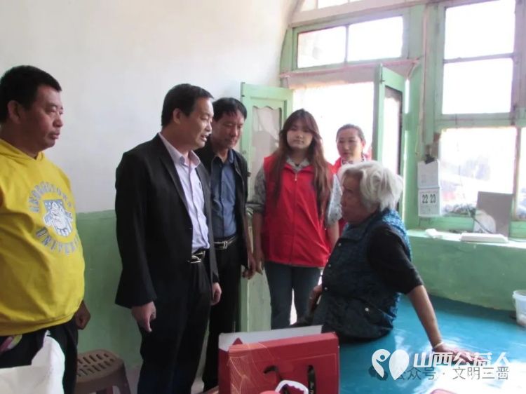 情暖端午爱洒韩沟——忻州春晖公益团队志愿者去忻府区豆罗镇韩沟村下佐村慰问五户孤寡老人送上粽子、米面、生活用品 - 第5张