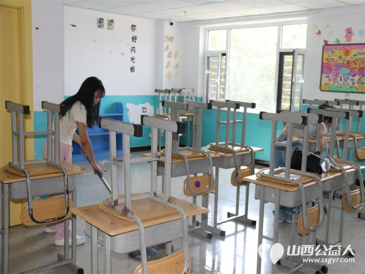 感谢悦善美医疗美容等爱心企业的爱心人士带着肉面蛋糕等礼物来到太原市灵星孤独症孩子康复中心为孩子们过集体生日吃香甜美味的蛋糕和饺子 - 第6张
