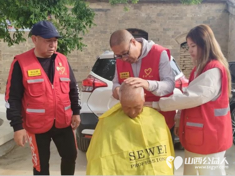 晋中市义工协会助力乡村振兴志愿服务走进榆次区上戈村，开展公益理发健康咨询乡村振兴宣传等志愿服务活动 - 第2张