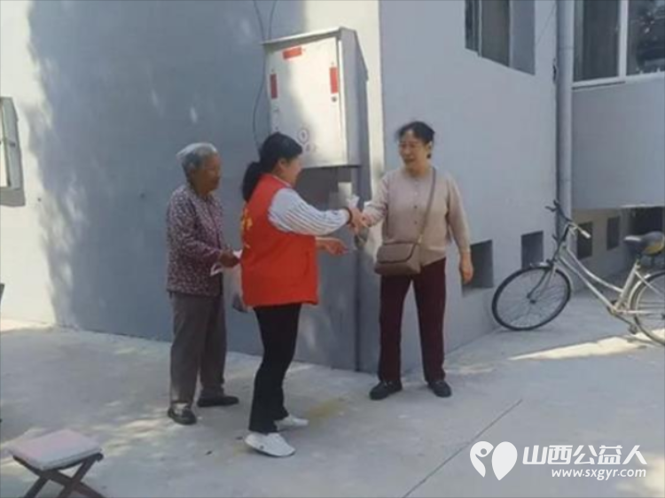 忻州最美志愿者冯丽和红色志愿者常俊丽开展 粽香情暖龙岗志愿爱在端午 活动 - 第4张 - 山西公益人 忻州最美志愿者冯丽和红色志愿者常俊丽开展 粽香情暖龙岗志愿爱在端午 活动 - 第4张