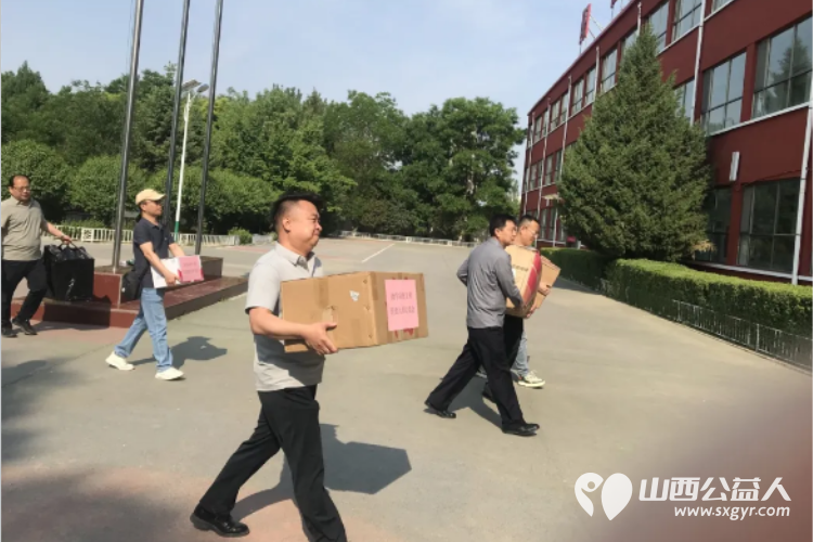 助学启智工程----民建太原市委会赴阳曲县首邑学校开展助学捐赠活动资助20名困难学生每人1000元助学金并资助了校服文具及研学费用 - 第7张 - 山西公益人 助学启智工程----民建太原市委会赴阳曲县首邑学校开展助学捐赠活动资助20名困难学生每人1000元助学金并资助了校服文具及研学费用 - 第7张