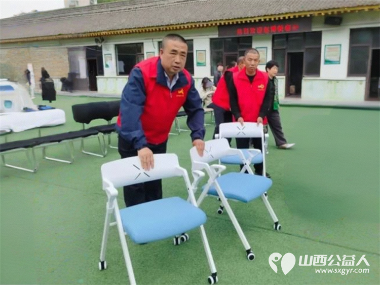 情暖校园爱心助学----忻州市爱心公益协会去五台县杨柏峪小学助学活动捐赠物资有羽毛球拍跳棋中性笔等学习用具和体育用品以及袜子大枣等生活用品 - 第13张 - 山西公益人 情暖校园爱心助学----忻州市爱心公益协会去五台县杨柏峪小学助学活动捐赠物资有羽毛球拍跳棋中性笔等学习用具和体育用品以及袜子大枣等生活用品 - 第13张