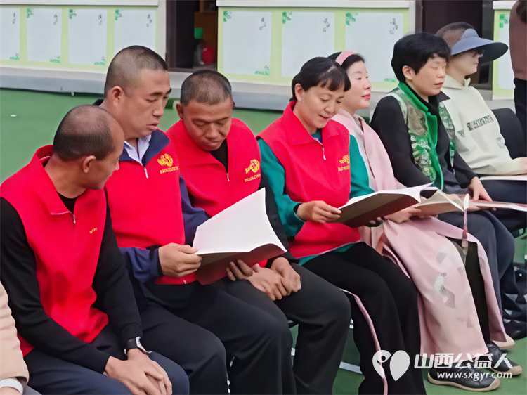 情暖校园爱心助学----忻州市爱心公益协会去五台县杨柏峪小学助学活动捐赠物资有羽毛球拍跳棋中性笔等学习用具和体育用品以及袜子大枣等生活用品 - 第3张 - 山西公益人 情暖校园爱心助学----忻州市爱心公益协会去五台县杨柏峪小学助学活动捐赠物资有羽毛球拍跳棋中性笔等学习用具和体育用品以及袜子大枣等生活用品 - 第3张