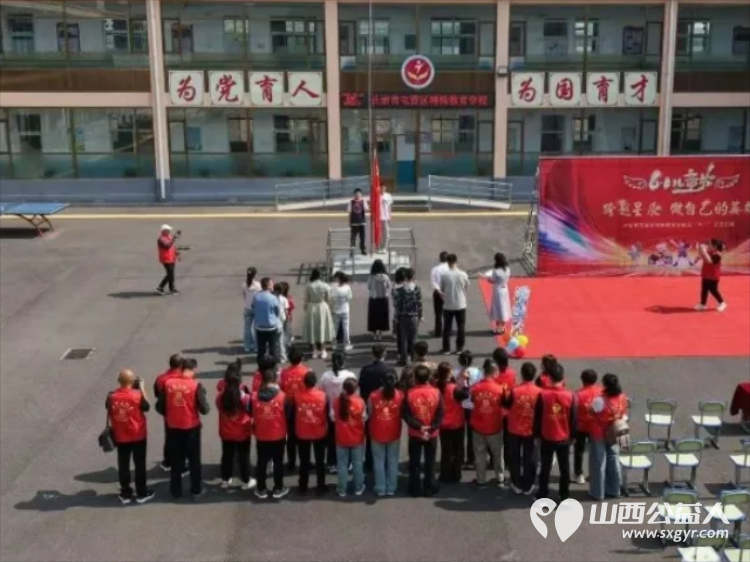 让爱没有缝隙汇就多彩人生 长治正能量公益协会屯留区办事处志愿者来到屯留区特殊教育学校进行关爱活动看望这里的特殊儿童赠送爱心物资 - 第5张 - 山西公益人 让爱没有缝隙汇就多彩人生 长治正能量公益协会屯留区办事处志愿者来到屯留区特殊教育学校进行关爱活动看望这里的特殊儿童赠送爱心物资 - 第5张