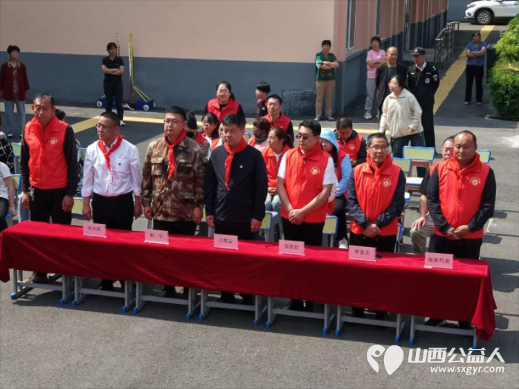 让爱没有缝隙汇就多彩人生 长治正能量公益协会屯留区办事处志愿者来到屯留区特殊教育学校进行关爱活动看望这里的特殊儿童赠送爱心物资 - 第8张 - 山西公益人 让爱没有缝隙汇就多彩人生 长治正能量公益协会屯留区办事处志愿者来到屯留区特殊教育学校进行关爱活动看望这里的特殊儿童赠送爱心物资 - 第8张