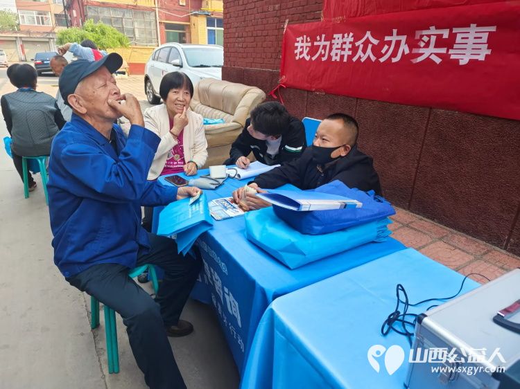 志愿服务进社区健康活动暖人心5月28日介休市敬老协会在东南街道迎翠街社区爱心理发义诊 - 第9张 - 山西公益人 志愿服务进社区健康活动暖人心5月28日介休市敬老协会在东南街道迎翠街社区爱心理发义诊 - 第9张