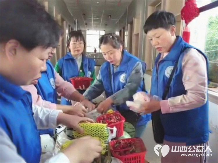 长治市小雨点公益思源分会去故南敬老院、隆福饭店、平顺玉峡关区域养老服务中心敬老行活动赠送防滑老年布鞋、加绒秋衣还有充满爱心的粽子 - 第3张 - 山西公益人 长治市小雨点公益思源分会去故南敬老院、隆福饭店、平顺玉峡关区域养老服务中心敬老行活动赠送防滑老年布鞋、加绒秋衣还有充满爱心的粽子 - 第3张