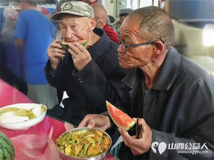长治市小雨点公益思源分会去故南敬老院、隆福饭店、平顺玉峡关区域养老服务中心敬老行活动赠送防滑老年布鞋、加绒秋衣还有充满爱心的粽子 - 第62张 - 山西公益人 长治市小雨点公益思源分会去故南敬老院、隆福饭店、平顺玉峡关区域养老服务中心敬老行活动赠送防滑老年布鞋、加绒秋衣还有充满爱心的粽子 - 第62张