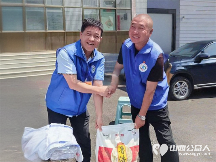 长治市小雨点公益思源分会去故南敬老院、隆福饭店、平顺玉峡关区域养老服务中心敬老行活动赠送防滑老年布鞋、加绒秋衣还有充满爱心的粽子 - 第59张 - 山西公益人 长治市小雨点公益思源分会去故南敬老院、隆福饭店、平顺玉峡关区域养老服务中心敬老行活动赠送防滑老年布鞋、加绒秋衣还有充满爱心的粽子 - 第59张