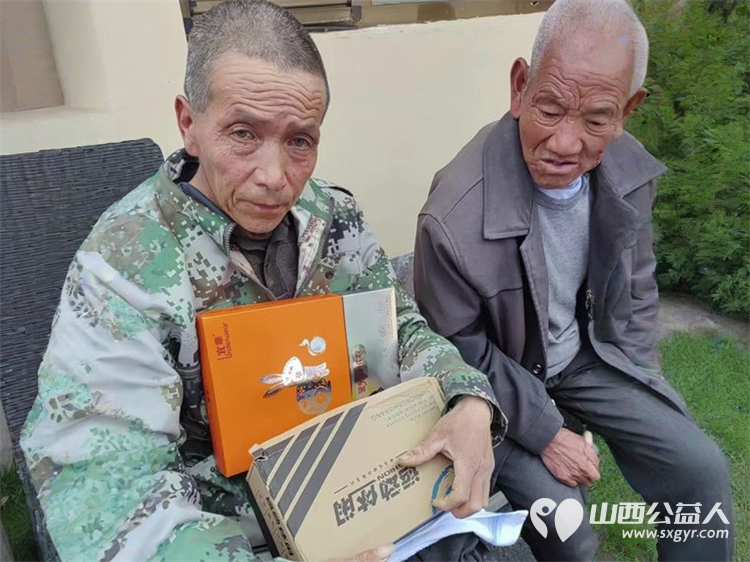 长治市小雨点公益思源分会去故南敬老院、隆福饭店、平顺玉峡关区域养老服务中心敬老行活动赠送防滑老年布鞋、加绒秋衣还有充满爱心的粽子 - 第35张 - 山西公益人 长治市小雨点公益思源分会去故南敬老院、隆福饭店、平顺玉峡关区域养老服务中心敬老行活动赠送防滑老年布鞋、加绒秋衣还有充满爱心的粽子 - 第35张