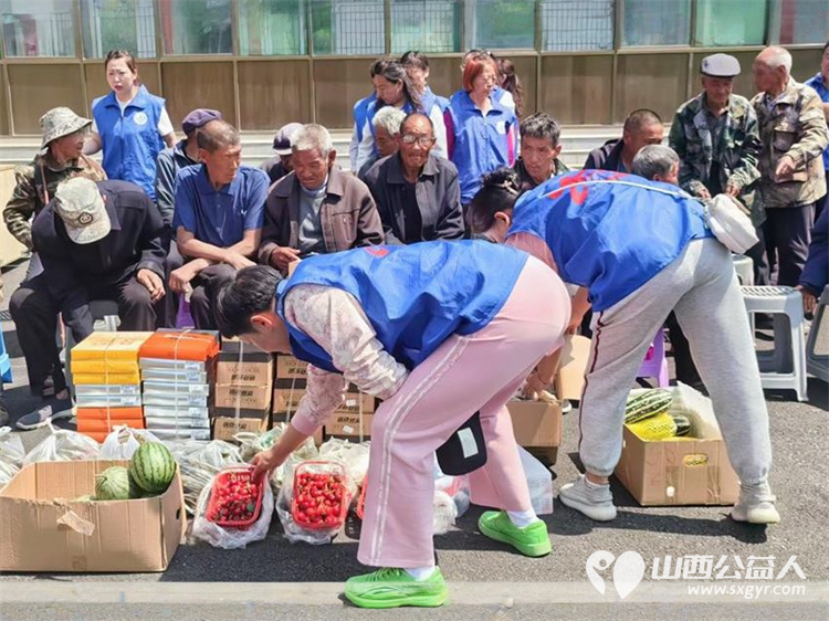 长治市小雨点公益思源分会去故南敬老院、隆福饭店、平顺玉峡关区域养老服务中心敬老行活动赠送防滑老年布鞋、加绒秋衣还有充满爱心的粽子 - 第18张 - 山西公益人 长治市小雨点公益思源分会去故南敬老院、隆福饭店、平顺玉峡关区域养老服务中心敬老行活动赠送防滑老年布鞋、加绒秋衣还有充满爱心的粽子 - 第18张