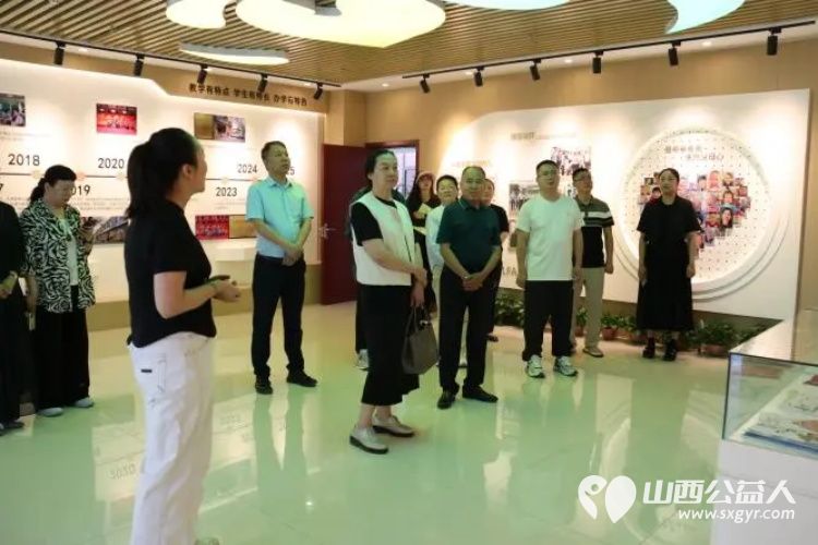 爱满六一情浓太福教育帮扶暖童心----太原市教研科研中心六一慰问太原市儿童福利院特教学校的孩子们 - 第9张 - 山西公益人 爱满六一情浓太福教育帮扶暖童心----太原市教研科研中心六一慰问太原市儿童福利院特教学校的孩子们 - 第9张