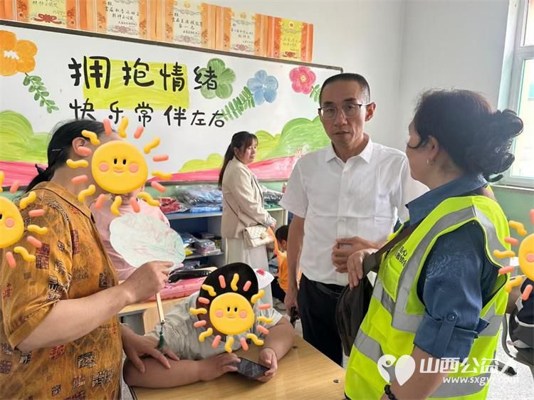 晋中市太谷区心连心志愿者协会志愿者六一儿童节去太谷区特殊教育学校看望孩子们 - 第1张