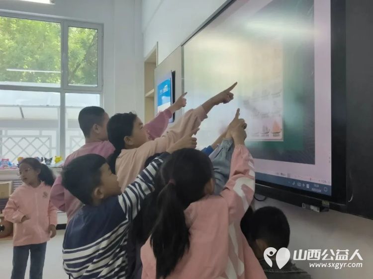 粽香童趣童心传情---吕梁市离石区青年志愿者协会儿童服务站上演沉浸式端午文化之旅大家对端午节的文化内涵有了更深刻的认识 - 第9张 - 山西公益人 粽香童趣童心传情---吕梁市离石区青年志愿者协会儿童服务站上演沉浸式端午文化之旅大家对端午节的文化内涵有了更深刻的认识 - 第9张
