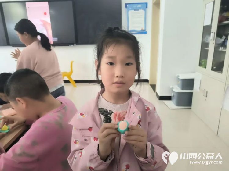 粽香童趣童心传情---吕梁市离石区青年志愿者协会儿童服务站上演沉浸式端午文化之旅大家对端午节的文化内涵有了更深刻的认识 - 第13张 - 山西公益人 粽香童趣童心传情---吕梁市离石区青年志愿者协会儿童服务站上演沉浸式端午文化之旅大家对端午节的文化内涵有了更深刻的认识 - 第13张