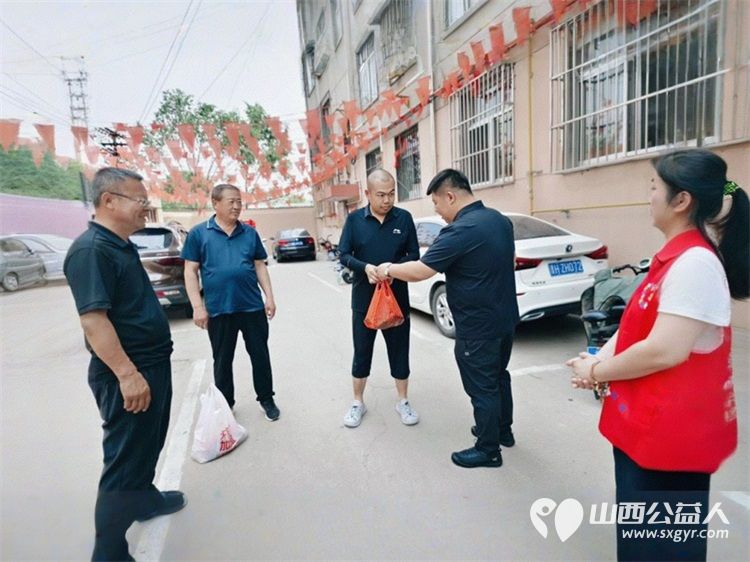 粽香满溢云中北路端午情暖忻州人心 忻州长征街道云中北路社区精心组织开展了端午节包粽子送温暖活动给辖区老党员特困家庭以及需要帮助的家庭送粽子 - 第12张 - 山西公益人 粽香满溢云中北路端午情暖忻州人心 忻州长征街道云中北路社区精心组织开展了端午节包粽子送温暖活动给辖区老党员特困家庭以及需要帮助的家庭送粽子 - 第12张