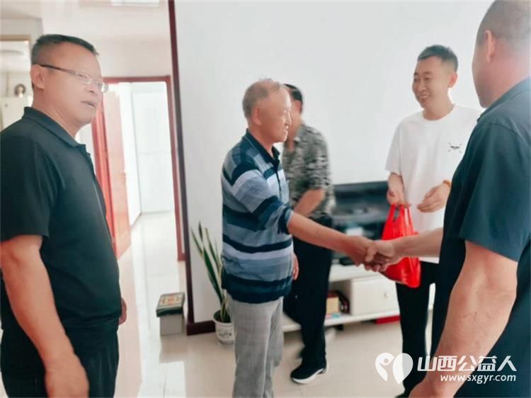 粽香满溢云中北路端午情暖忻州人心 忻州长征街道云中北路社区精心组织开展了端午节包粽子送温暖活动给辖区老党员特困家庭以及需要帮助的家庭送粽子 - 第10张 - 山西公益人 粽香满溢云中北路端午情暖忻州人心 忻州长征街道云中北路社区精心组织开展了端午节包粽子送温暖活动给辖区老党员特困家庭以及需要帮助的家庭送粽子 - 第10张