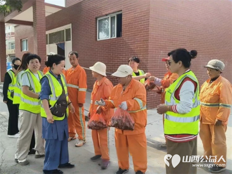 浓情端午粽香飘志愿服务暖人心 晋中市太谷区心连心志愿者协会端午节送粽子让外卖小哥环卫工人和特殊儿童感受到浓厚的节日氛围 - 第2张