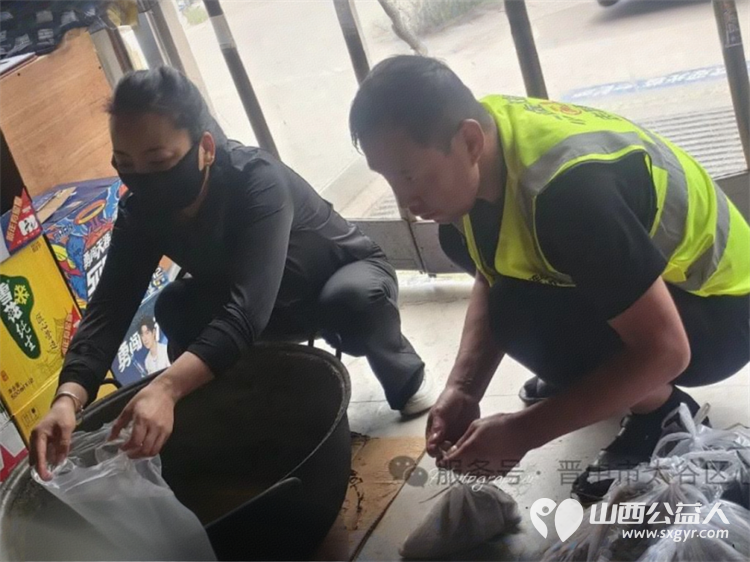 浓情端午粽香飘志愿服务暖人心 晋中市太谷区心连心志愿者协会端午节送粽子让外卖小哥环卫工人和特殊儿童感受到浓厚的节日氛围 - 第7张