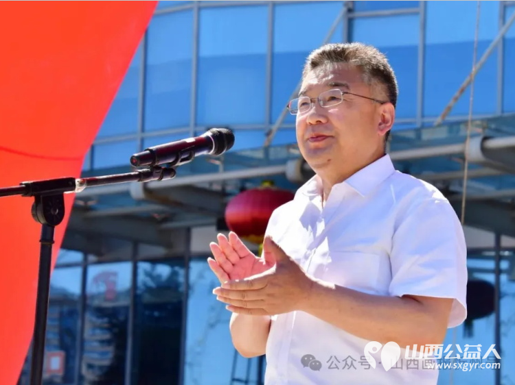 助力青春追梦人 忻州市高考爱心送考活动正式启动为考生们保驾护航无论是提供干净整洁的车辆还是为考生们准备应急文具和矿泉水他们都力求做到最好 - 第4张 - 山西公益人 助力青春追梦人 忻州市高考爱心送考活动正式启动为考生们保驾护航无论是提供干净整洁的车辆还是为考生们准备应急文具和矿泉水他们都力求做到最好 - 第4张