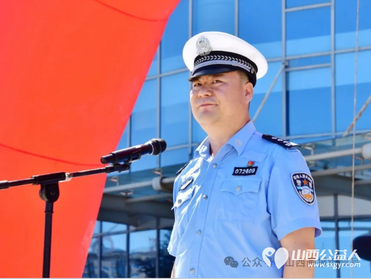 助力青春追梦人 忻州市高考爱心送考活动正式启动为考生们保驾护航无论是提供干净整洁的车辆还是为考生们准备应急文具和矿泉水他们都力求做到最好 - 第5张 - 山西公益人 助力青春追梦人 忻州市高考爱心送考活动正式启动为考生们保驾护航无论是提供干净整洁的车辆还是为考生们准备应急文具和矿泉水他们都力求做到最好 - 第5张