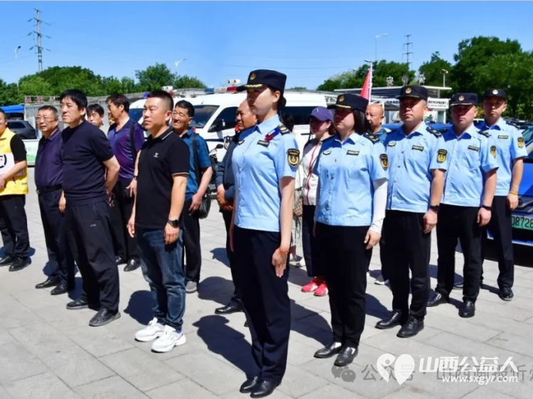 助力青春追梦人 忻州市高考爱心送考活动正式启动为考生们保驾护航无论是提供干净整洁的车辆还是为考生们准备应急文具和矿泉水他们都力求做到最好 - 第10张 - 山西公益人 助力青春追梦人 忻州市高考爱心送考活动正式启动为考生们保驾护航无论是提供干净整洁的车辆还是为考生们准备应急文具和矿泉水他们都力求做到最好 - 第10张
