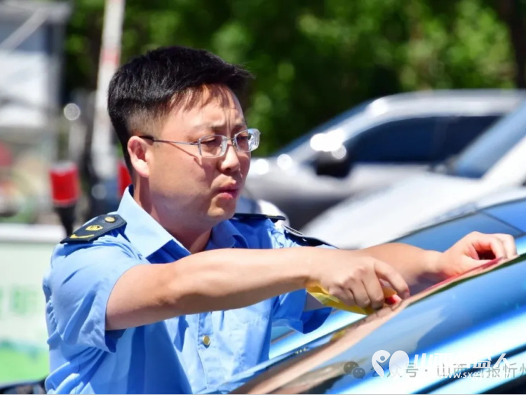 助力青春追梦人 忻州市高考爱心送考活动正式启动为考生们保驾护航无论是提供干净整洁的车辆还是为考生们准备应急文具和矿泉水他们都力求做到最好 - 第13张 - 山西公益人 助力青春追梦人 忻州市高考爱心送考活动正式启动为考生们保驾护航无论是提供干净整洁的车辆还是为考生们准备应急文具和矿泉水他们都力求做到最好 - 第13张
