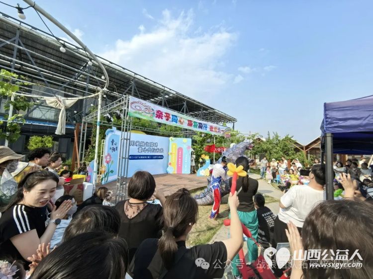关爱特殊儿童庆祝六一儿童节活动 长治市小雨点公益志愿者协会潞州区分会组织爱心人士赴璞园残疾人孵化中心进行“亲子同心•康复同行•欢度六一”活动 - 第9张 - 山西公益人 关爱特殊儿童庆祝六一儿童节活动 长治市小雨点公益志愿者协会潞州区分会组织爱心人士赴璞园残疾人孵化中心进行“亲子同心•康复同行•欢度六一”活动 - 第9张