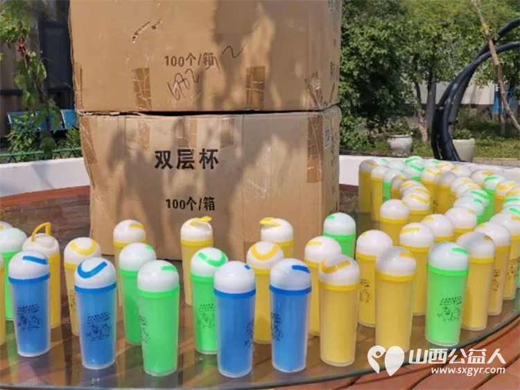 关爱特殊儿童庆祝六一儿童节活动 长治市小雨点公益志愿者协会潞州区分会组织爱心人士赴璞园残疾人孵化中心进行“亲子同心•康复同行•欢度六一”活动 - 第3张