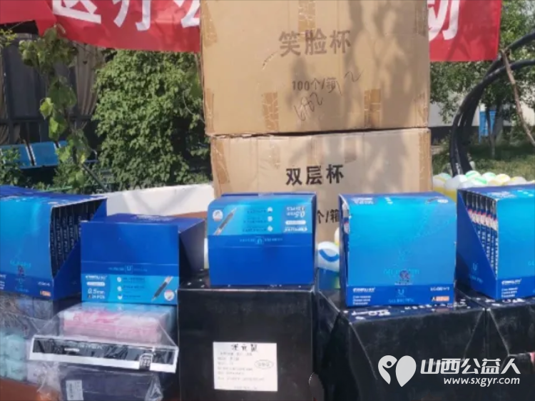 关爱特殊儿童庆祝六一儿童节活动 长治市小雨点公益志愿者协会潞州区分会组织爱心人士赴璞园残疾人孵化中心进行“亲子同心•康复同行•欢度六一”活动 - 第2张