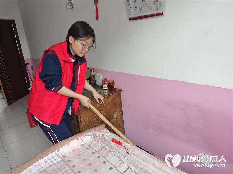 介休市敬老协会举办端午佳节让爱传递活动 2025年5月30日来到介休市义棠敬老院看望这里的老人并且带来了粽子牛奶馍片面粉食用油等生活用品 - 第19张 - 山西公益人 介休市敬老协会举办端午佳节让爱传递活动 2025年5月30日来到介休市义棠敬老院看望这里的老人并且带来了粽子牛奶馍片面粉食用油等生活用品 - 第19张