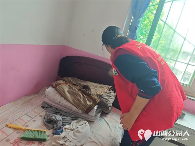 介休市敬老协会举办端午佳节让爱传递活动 2025年5月30日来到介休市义棠敬老院看望这里的老人并且带来了粽子牛奶馍片面粉食用油等生活用品 - 第15张 - 山西公益人 介休市敬老协会举办端午佳节让爱传递活动 2025年5月30日来到介休市义棠敬老院看望这里的老人并且带来了粽子牛奶馍片面粉食用油等生活用品 - 第15张