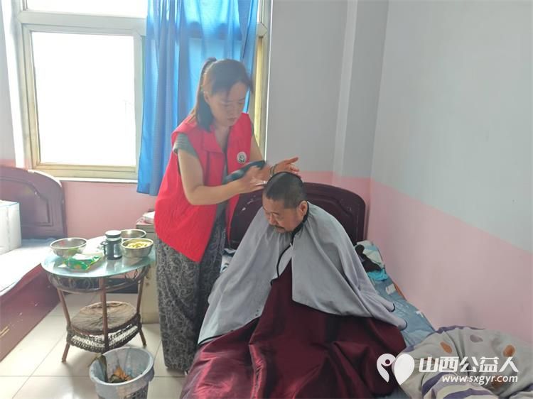 介休市敬老协会举办端午佳节让爱传递活动 2025年5月30日来到介休市义棠敬老院看望这里的老人并且带来了粽子牛奶馍片面粉食用油等生活用品 - 第10张 - 山西公益人 介休市敬老协会举办端午佳节让爱传递活动 2025年5月30日来到介休市义棠敬老院看望这里的老人并且带来了粽子牛奶馍片面粉食用油等生活用品 - 第10张