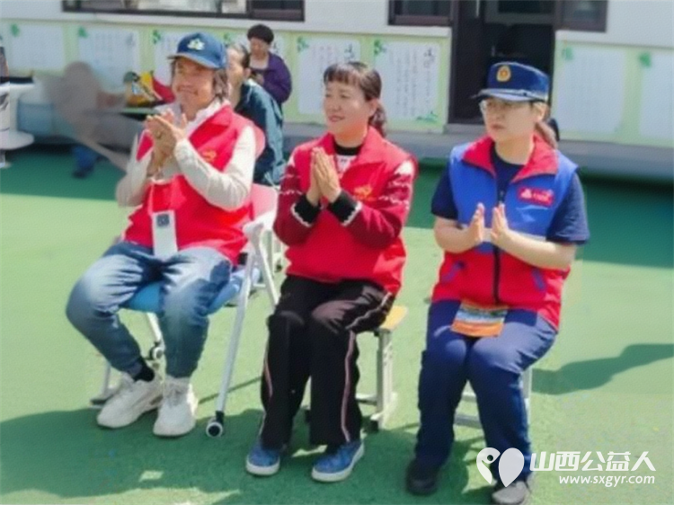 情暖六一爱心同行----忻州市爱心公益协会志愿者与杨柏峪小学孩子们共同开展庆六一活动为孩子们发放各种六一儿童节礼物 - 第19张 - 山西公益人 情暖六一爱心同行----忻州市爱心公益协会志愿者与杨柏峪小学孩子们共同开展庆六一活动为孩子们发放各种六一儿童节礼物 - 第19张
