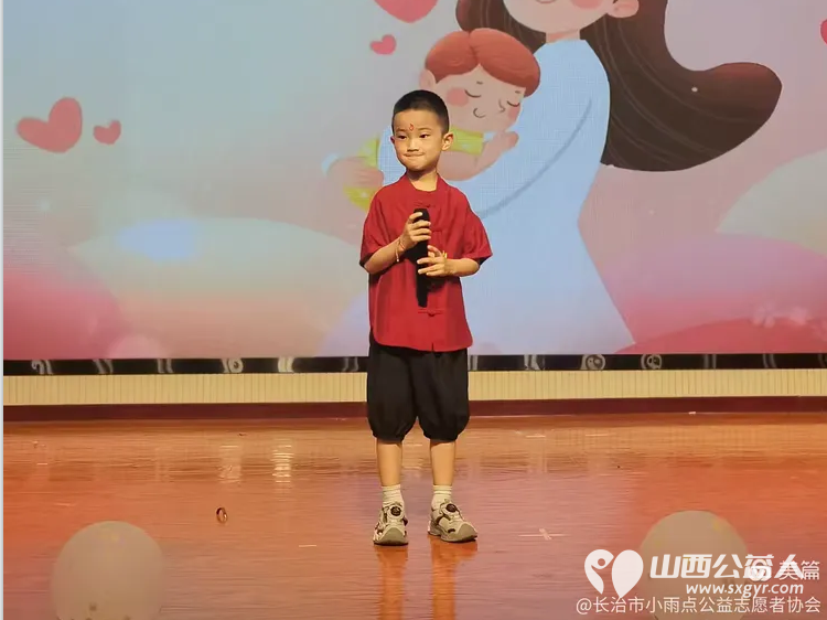 向阳生长“童”样精彩--长治市小雨点公益志愿者协会来到了长治市残疾儿童康复教育中心看望生活在那里的百名“折翼天使为可爱孩子们赠送礼品 - 第13张 - 山西公益人 向阳生长“童”样精彩--长治市小雨点公益志愿者协会来到了长治市残疾儿童康复教育中心看望生活在那里的百名“折翼天使为可爱孩子们赠送礼品 - 第13张