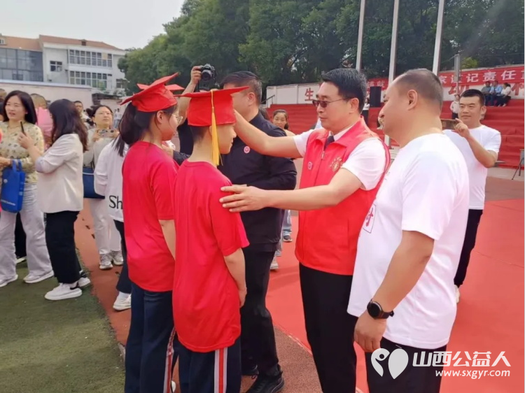 爱心送考公益助力梦想护航爱洒一中----长治市正能量公益协会屯留区办事处志愿者参加屯留一中即将高考的孩子们的2025届高三毕业生的成人礼及毕业典礼 - 第15张 - 山西公益人 爱心送考公益助力梦想护航爱洒一中----长治市正能量公益协会屯留区办事处志愿者参加屯留一中即将高考的孩子们的2025届高三毕业生的成人礼及毕业典礼 - 第15张