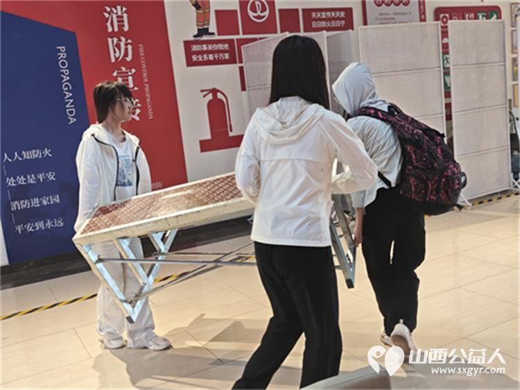 当歌声与志愿红相遇 长治市阳光困境儿童帮扶协会助力贝森杯合唱大赛圆满成功,协会给贝森口腔医院和爱尔眼科医院赠送感谢锦旗 - 第33张 - 山西公益人 当歌声与志愿红相遇 长治市阳光困境儿童帮扶协会助力贝森杯合唱大赛圆满成功,协会给贝森口腔医院和爱尔眼科医院赠送感谢锦旗 - 第33张