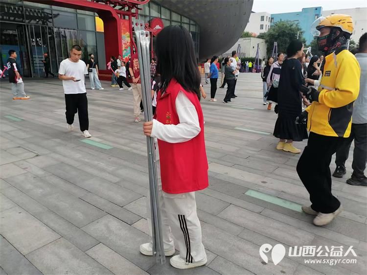 当歌声与志愿红相遇 长治市阳光困境儿童帮扶协会助力贝森杯合唱大赛圆满成功,协会给贝森口腔医院和爱尔眼科医院赠送感谢锦旗 - 第17张 - 山西公益人 当歌声与志愿红相遇 长治市阳光困境儿童帮扶协会助力贝森杯合唱大赛圆满成功,协会给贝森口腔医院和爱尔眼科医院赠送感谢锦旗 - 第17张