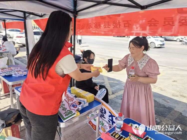 高考路上不孤单！石楼县青年志愿者协会这群红马甲神操作：清凉、解渴、救急，为梦想加油一站搞定 - 第19张