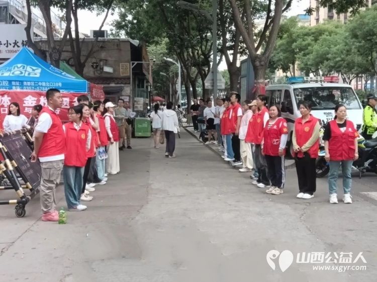 爱心助考为爱护航 临汾市文明交通志愿者2025年爱心助考700余人次护航高考学子 - 第17张 - 山西公益人 爱心助考为爱护航 临汾市文明交通志愿者2025年爱心助考700余人次护航高考学子 - 第17张
