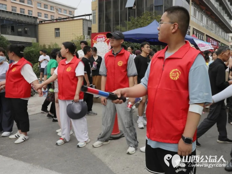 爱心助考为爱护航 临汾市文明交通志愿者2025年爱心助考700余人次护航高考学子 - 第16张 - 山西公益人 爱心助考为爱护航 临汾市文明交通志愿者2025年爱心助考700余人次护航高考学子 - 第16张