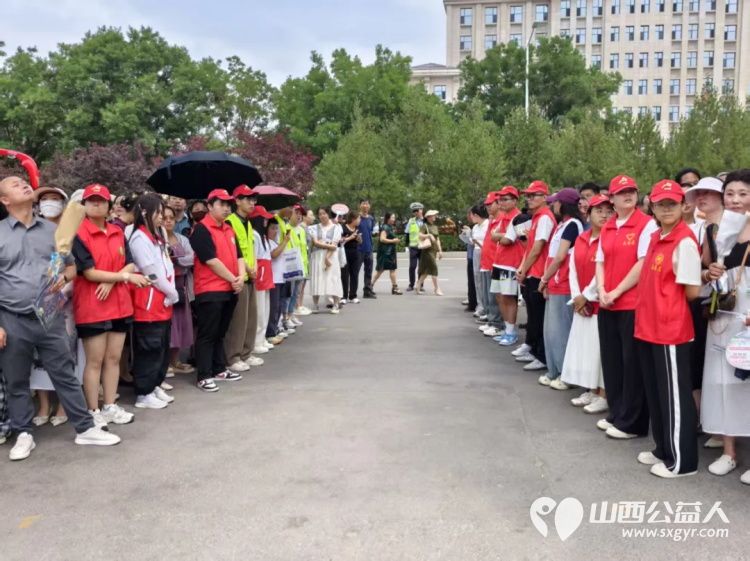 以青春志愿之名为追梦学子护航 晋中新青年高校志愿者联合服务中心开展助力高考志愿服务活动 - 第5张 - 山西公益人 以青春志愿之名为追梦学子护航 晋中新青年高校志愿者联合服务中心开展助力高考志愿服务活动 - 第5张