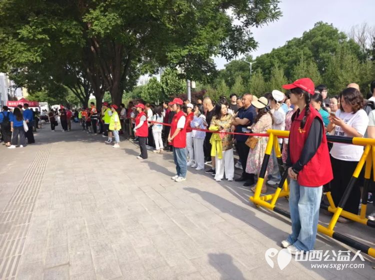 以青春志愿之名为追梦学子护航 晋中新青年高校志愿者联合服务中心开展助力高考志愿服务活动 - 第4张 - 山西公益人 以青春志愿之名为追梦学子护航 晋中新青年高校志愿者联合服务中心开展助力高考志愿服务活动 - 第4张