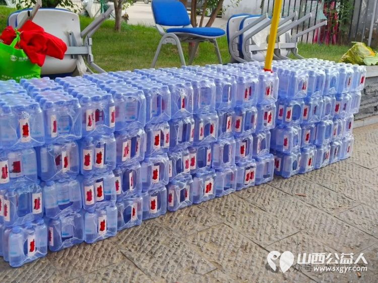 志愿星光点亮赶考路浑源县残联扶残助残志愿者协会组织爱心助高考4800瓶清泉助燃高考梦 - 第34张 - 山西公益人 志愿星光点亮赶考路浑源县残联扶残助残志愿者协会组织爱心助高考4800瓶清泉助燃高考梦 - 第34张